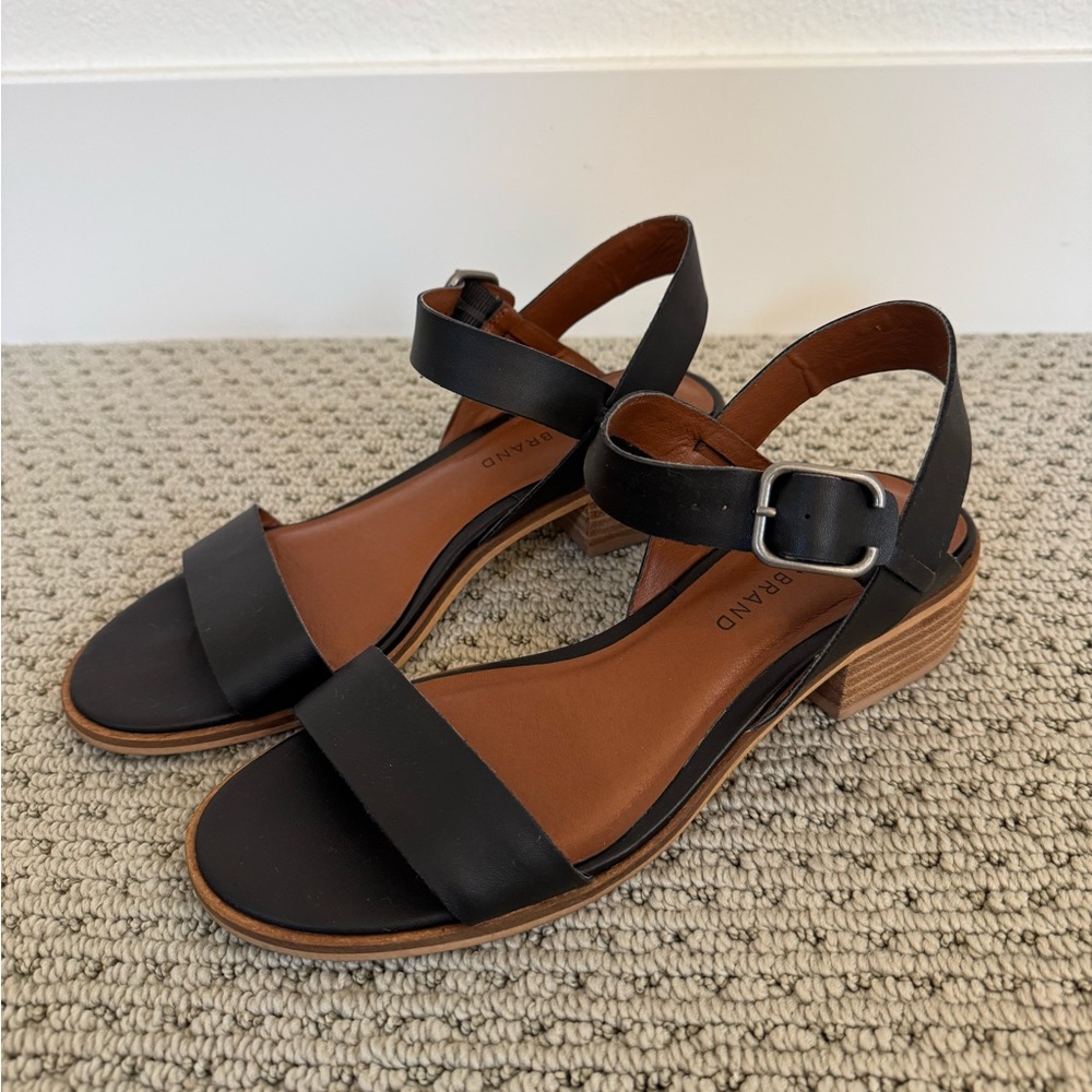Lucky Brand Women's Black Two Strap Leather Block Heel Sandals 7.5